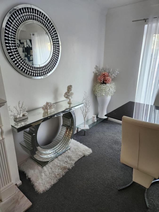 Private Luxurious Space Базилдън Екстериор снимка